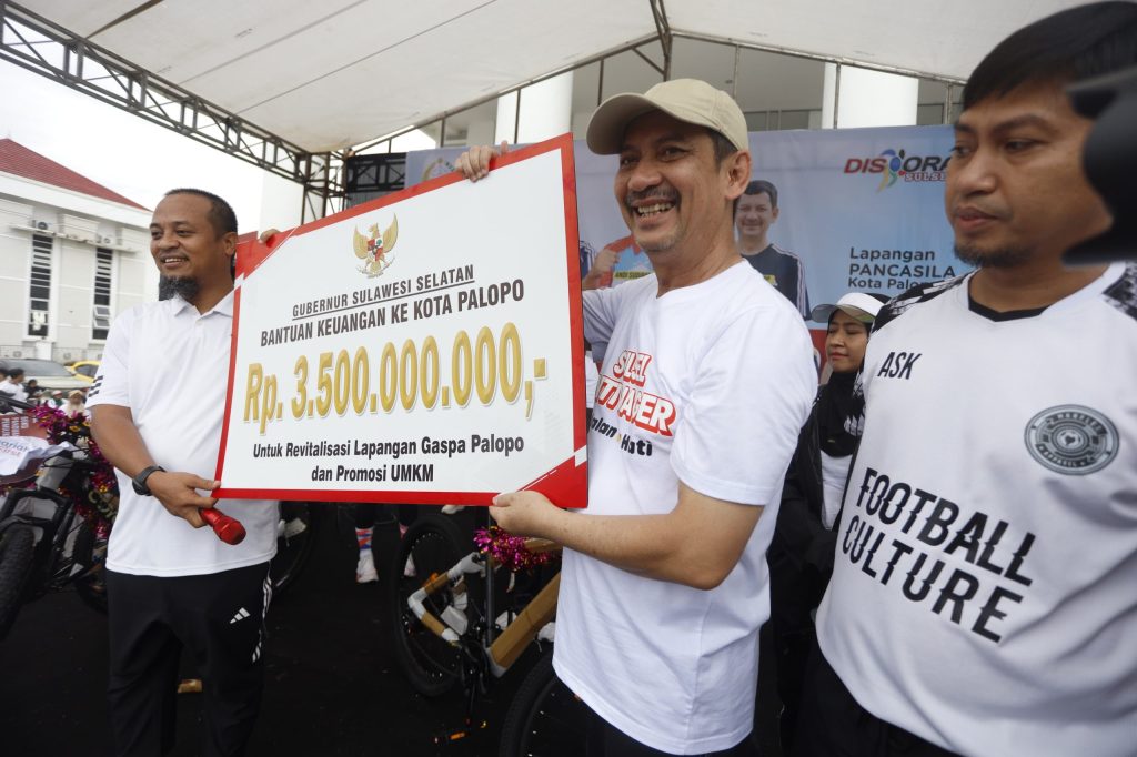 Penyerahan bantuan Rp3,5 miliar untuk Revitalisasi Lapangan Gaspa di Palopo