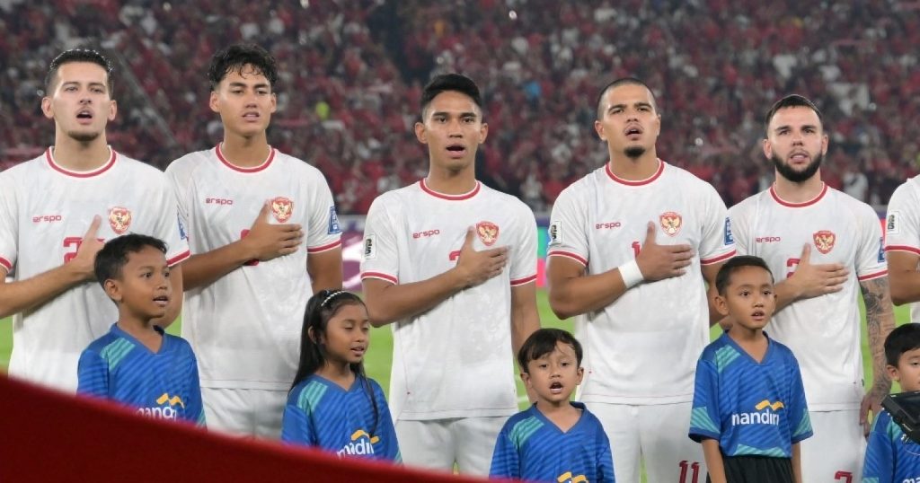 Pemain Timnas Indonesia menyanyikan lagu Tanah Airku sebagai bentuk penghormatan hak cipta lagu Tanah Airku