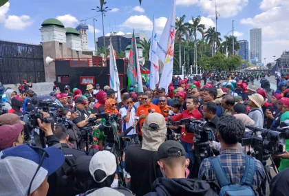 Demo Buruh Tuntut UMP 2026 Naik