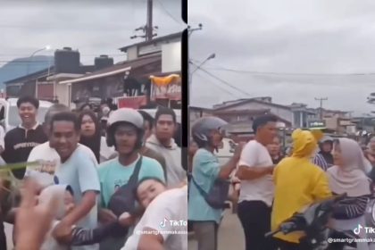 Keributan di jalan saat anak labrak pelakor di Luwu Timur, warga menyaksikan langsung aksi jambak dan teriakan di depan umum.