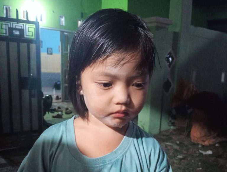 Anak terlantar TPI Palopo menangis sendirian setelah ditinggal ibunya sejak sore