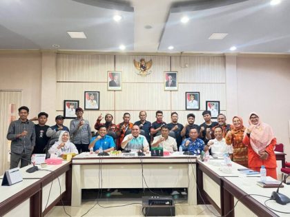 Komisi I dan II DPRD Luwu Timur gelar pertemuan bahas kelangkaan BBM Luwu Timur bersama masyarakat dan organisasi pemuda.