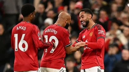 Manchester United vs Brighton di Liga Inggris, pemain MU merayakan gol kemenangan di Old Trafford