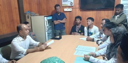 Satgas dan mahasiswa mendatangi Polres Palopo untuk melaporkan dugaan dosen UIN Palopo lecehkan mahasiswa.Satgas dan mahasiswa mendatangi Polres Palopo untuk melaporkan dugaan dosen UIN Palopo lecehkan mahasiswa.